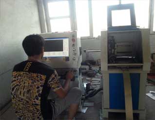 自動開槽機